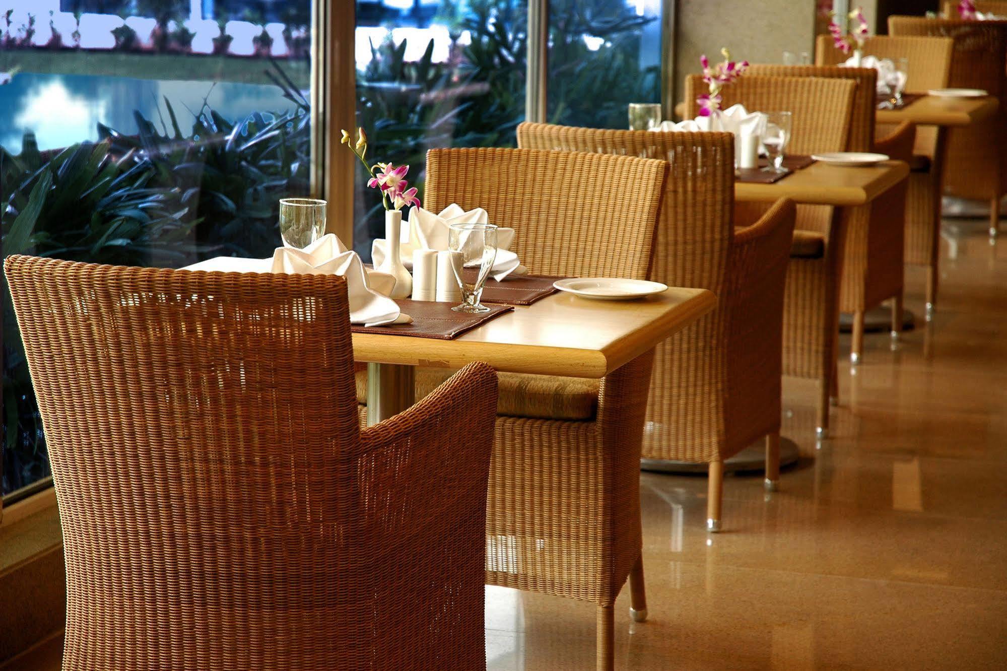 Park Plaza Chennai Omr Hotel Екстериор снимка