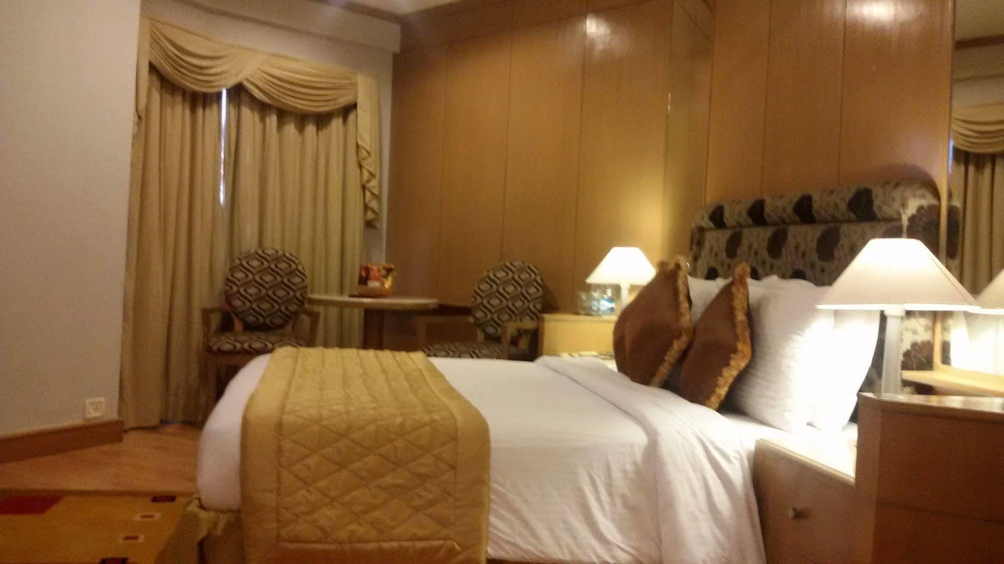 Park Plaza Chennai Omr Hotel Екстериор снимка